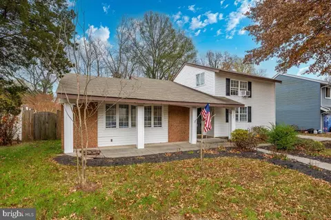 105 Baker Ln, Sterling, VA 20164 photo 3