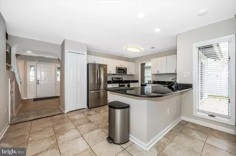 105 Baker Ln, Sterling, VA 20164 photo 13