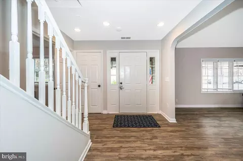 105 Baker Ln, Sterling, VA 20164 photo 10