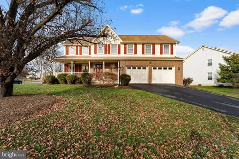 43485 Golden Meadow Cir, Ashburn, VA 20147