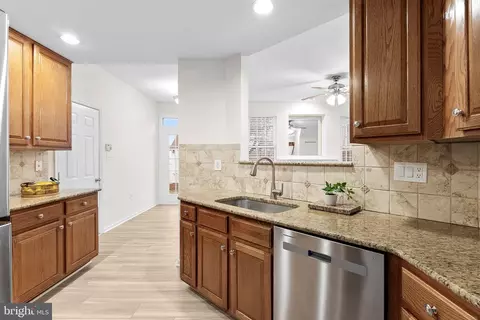 43290 Silver Queen Ter, Ashburn, VA 20147 photo 17