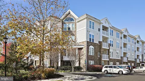 24701 Byrne Meadow Sq #403, Aldie, VA 20105