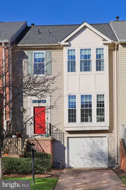 20350 Briarcliff Ter, Sterling, VA 20165