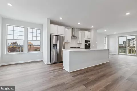 901 Sawback Sq NE, Leesburg, VA 20176