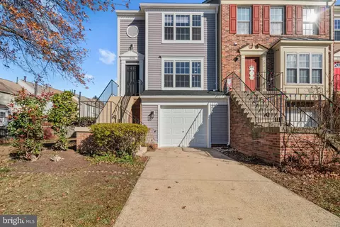 20876 Sandstone Sq, Sterling, VA 20165
