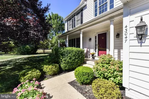 43047 Weatherwood Dr, Ashburn, VA 20147