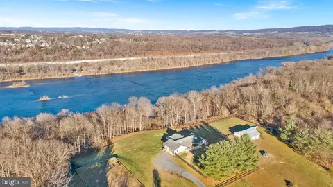 39586 Froggatt Ln, Lovettsville, VA 20180