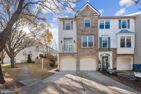25314 Ashbury Dr, Chantilly, VA 20152