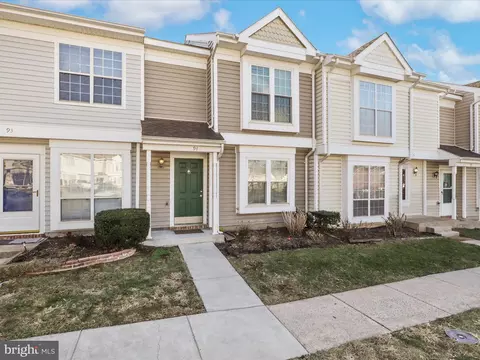 94 Saint Charles Sq, Sterling, VA 20164