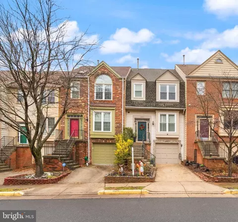 46883 Trumpet Cir, Sterling, VA 20164