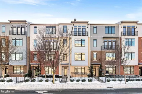 1310 Ribbon Limestone Ter SE, Leesburg, VA 20175