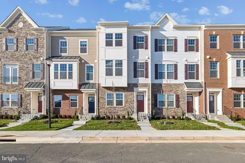 909 Sawback Sq NE, Leesburg, VA 20176