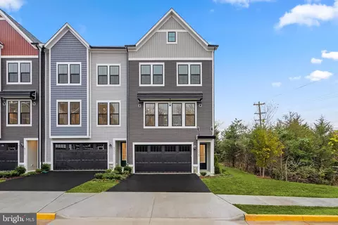 42171 Berrier Farms Ter, Chantilly, VA 20152