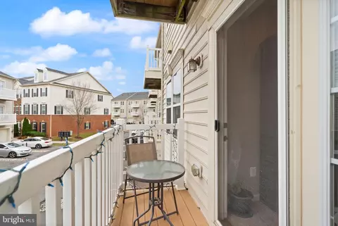 Exterior - 42575 Burbank Ter, Sterling, VA 20166 photo 5 of 9