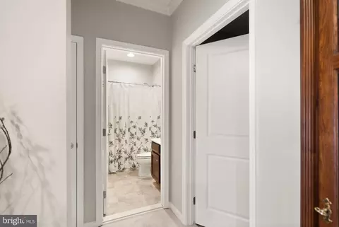 Entry Way - 42575 Burbank Ter, Sterling, VA 20166 photo 10 of 12