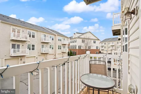 Exterior - 42575 Burbank Ter, Sterling, VA 20166 photo 6 of 9