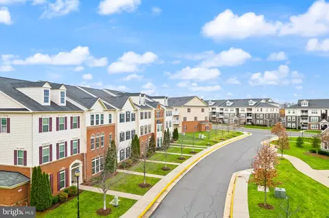 View/Area - 42575 Burbank Ter, Sterling, VA 20166 photo 4 of 5