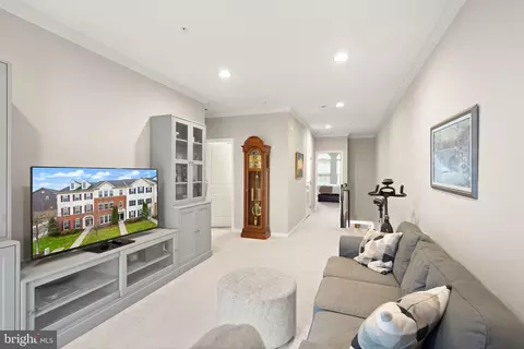 Entry Way - 42575 Burbank Ter, Sterling, VA 20166 photo 9 of 12