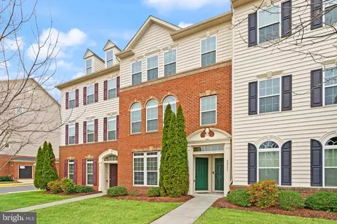 Exterior - 42575 Burbank Ter, Sterling, VA 20166 photo 2 of 9