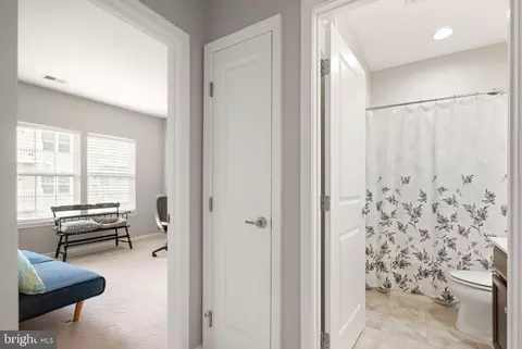 Entry Way - 42575 Burbank Ter, Sterling, VA 20166 photo 11 of 12
