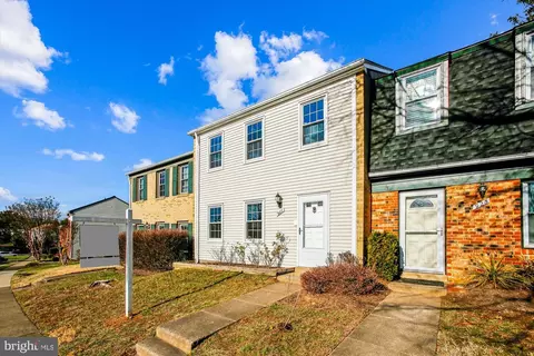 927 Cheshire Ct, Sterling, VA 20164