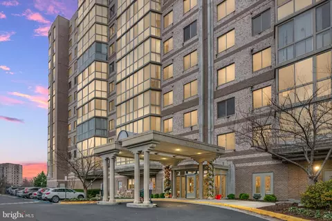 19355 Cypress Ridge Ter #803, Leesburg, VA 20176