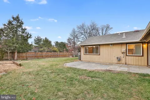 Exterior - 36 Thrush Rd, Sterling, VA 20164 photo 4 of 7
