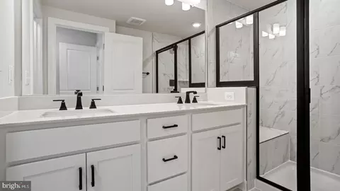 45166 Drowes Ter, Sterling, VA 20166 photo 8