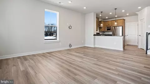 45176 Drowes Ter, Sterling, VA 20166 photo 4