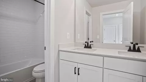 45176 Drowes Ter, Sterling, VA 20166 photo 12