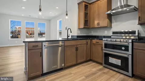 45176 Drowes Ter, Sterling, VA 20166 photo 2