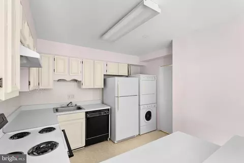 Other - 220 N Baylor Dr, Sterling, VA 20164 photo 1 of 4
