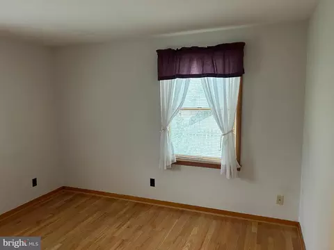 Other - 233 W Virginia Ave, Hamilton, VA 20158 photo 5 of 9