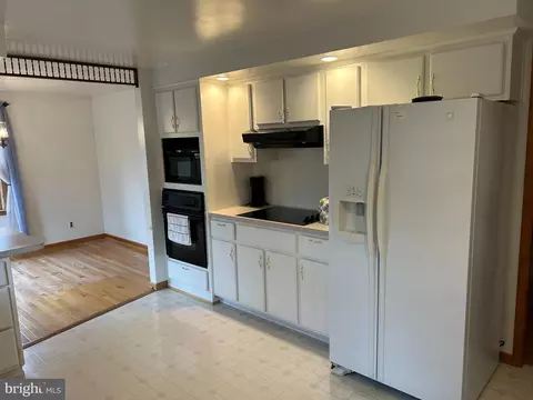Kitchen - 233 W Virginia Ave, Hamilton, VA 20158 photo 2 of 3