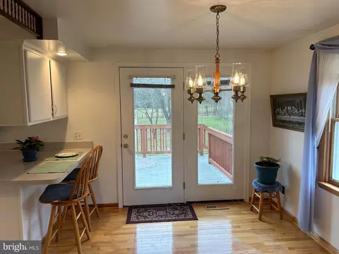 Entry Way - 233 W Virginia Ave, Hamilton, VA 20158 photo 2 of 2