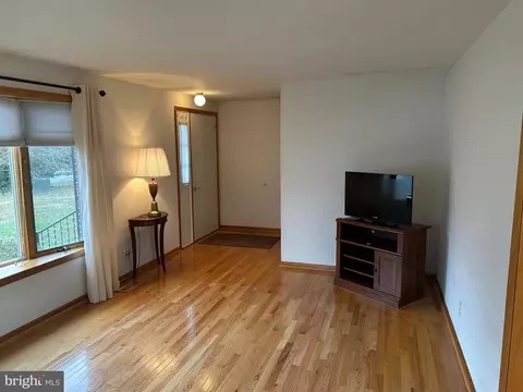 Living - 233 W Virginia Ave, Hamilton, VA 20158 photo 2 of 5