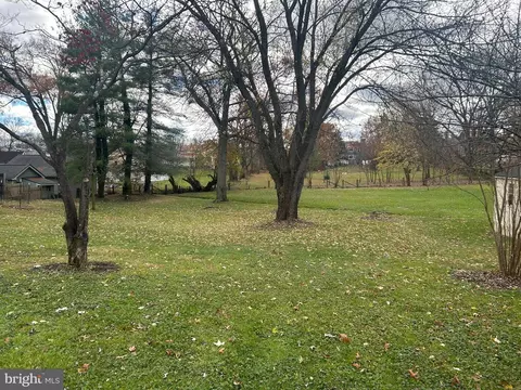 Other - 233 W Virginia Ave, Hamilton, VA 20158 photo 1 of 9