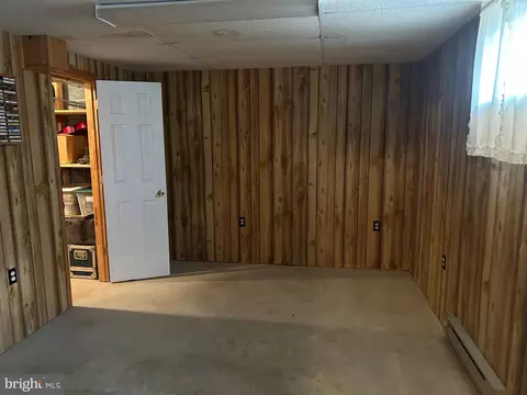 Other - 233 W Virginia Ave, Hamilton, VA 20158 photo 7 of 9
