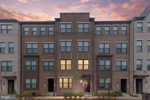 20700 Wood Quay Dr, Sterling, VA 20166
