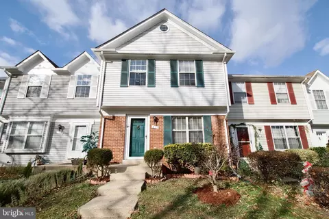 311 Felsted Ct, Sterling, VA 20165
