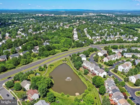 View/Area - 43384 Wayside Cir, Ashburn, VA 20147 photo 13 of 20