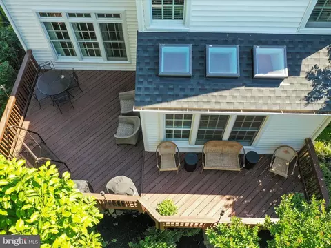 Exterior - 43384 Wayside Cir, Ashburn, VA 20147 photo 2 of 5