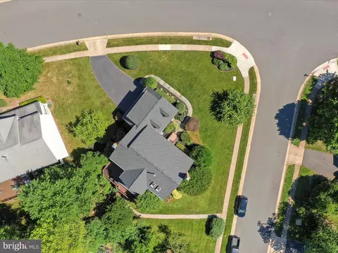 View/Area - 43384 Wayside Cir, Ashburn, VA 20147 photo 3 of 20