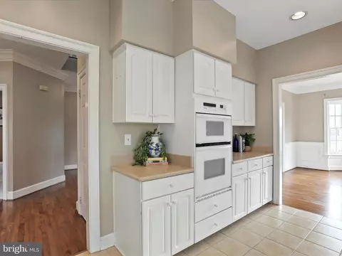 Entry Way - 43384 Wayside Cir, Ashburn, VA 20147 photo 3 of 7