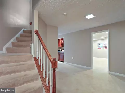Entry Way - 43384 Wayside Cir, Ashburn, VA 20147 photo 6 of 7