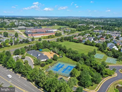View/Area - 43384 Wayside Cir, Ashburn, VA 20147 photo 20 of 20
