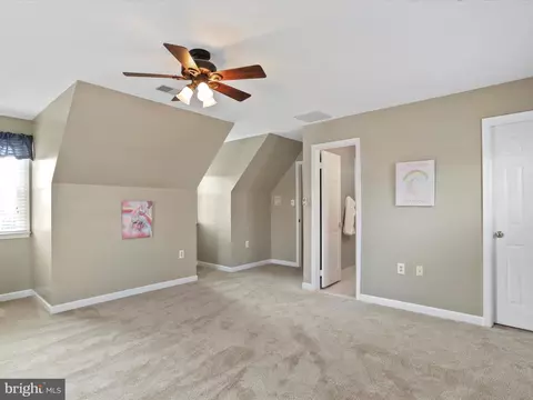 Bedroom - 43384 Wayside Cir, Ashburn, VA 20147 photo 2 of 6