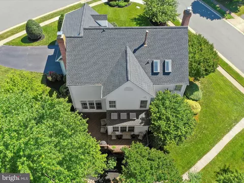 View/Area - 43384 Wayside Cir, Ashburn, VA 20147 photo 4 of 20
