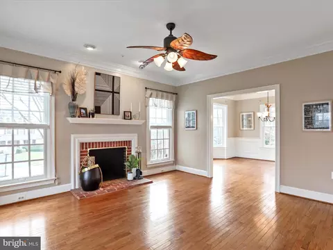 Living - 43384 Wayside Cir, Ashburn, VA 20147 photo 1 of 5