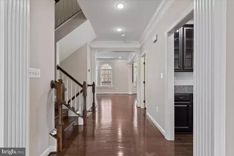 42531 Pine Forest Dr, Chantilly, VA 20152 photo 3